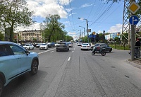 В Ростове-на-Дону легковушка столкнулась с пит-байком, на котором ехали двое несовершеннолетних